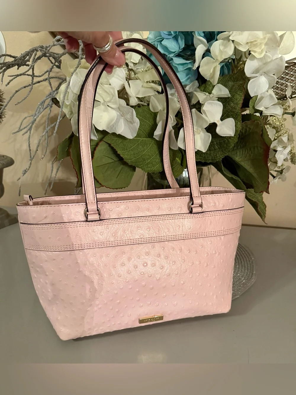 Kate Spade New York Valencia Road 